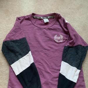 VS PINK CREWNECK